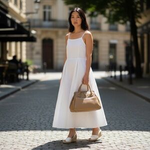 Elegant Vintage Ronay Tan Shoulder Bag. Absolutely stunning.